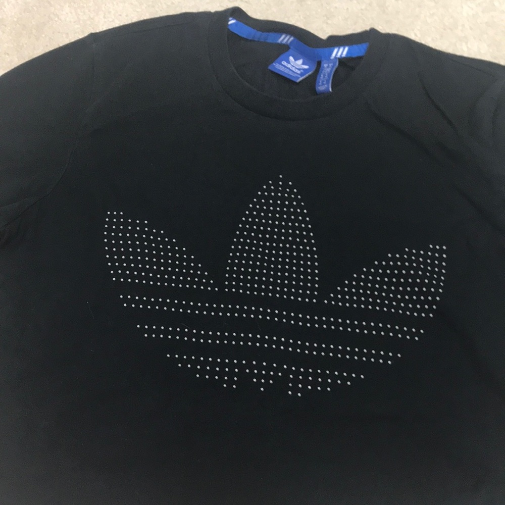 Adidas top.